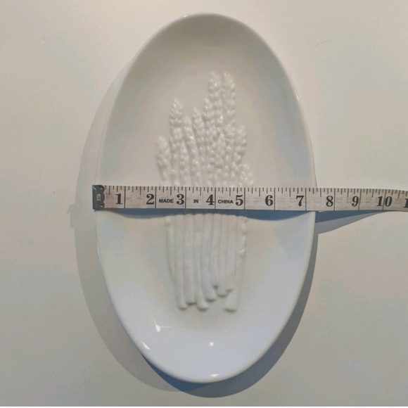 Crate & Barrel White Porcelain Oval Asparagus Dish - Picture 5 of 5